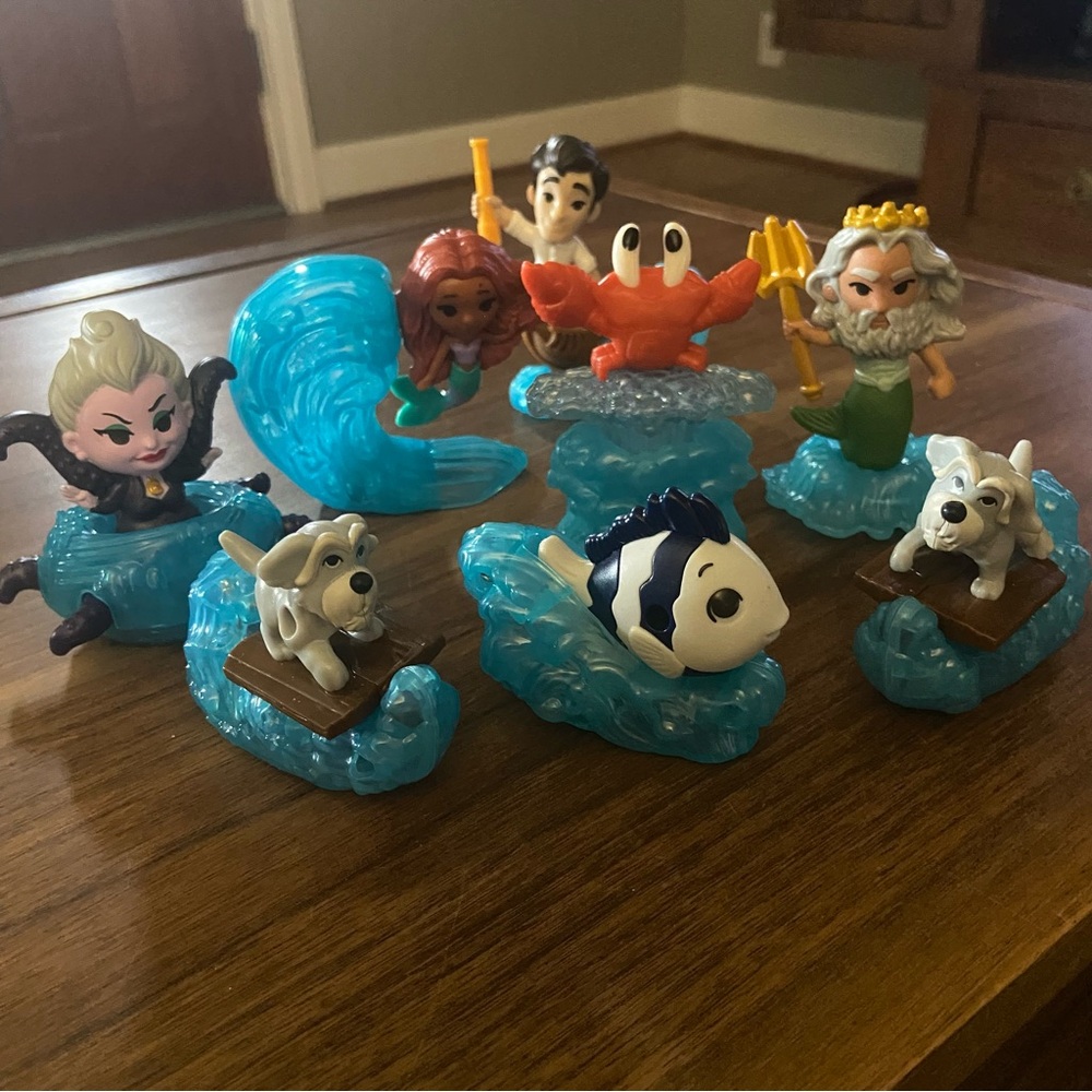 2023 McDONALD'S Disney The Little Mermaid HAPPY MEAL TOYS 2 Dogs Missing Scuttle